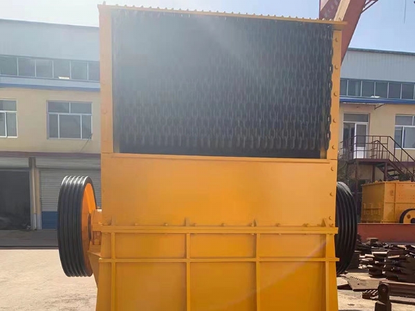 箱式（shì）破碎機